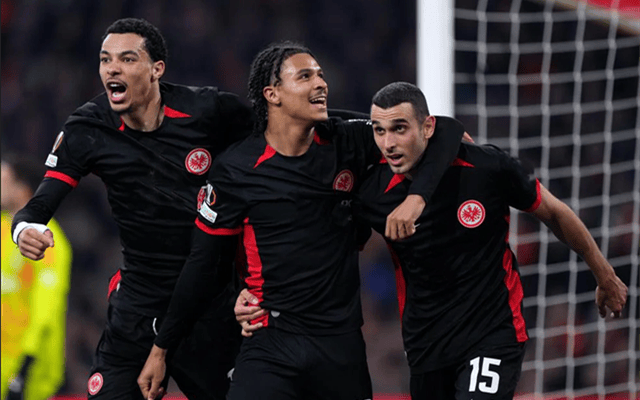 包含赛地聚焦——德甲赛前热度飙升;法兰克福回应争议;管理层满意;轮换策略成焦点的词条 包含赛地聚焦——德甲赛前热度飙升;法兰克福回应争议;管理层满意;轮换策略成焦点的词条