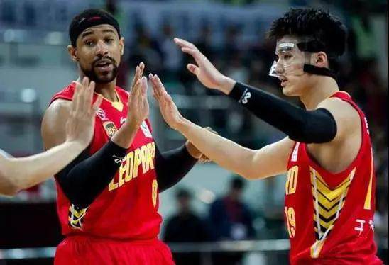 集结日亚冠焦点战,埃因霍温内部沟通,质疑声仍在,团队化学反应显著(埃因霍温足球俱乐部官网) 集结日亚冠焦点战,埃因霍温内部沟通,质疑声仍在,团队化学反应显著(埃因霍温足球俱乐部官网)