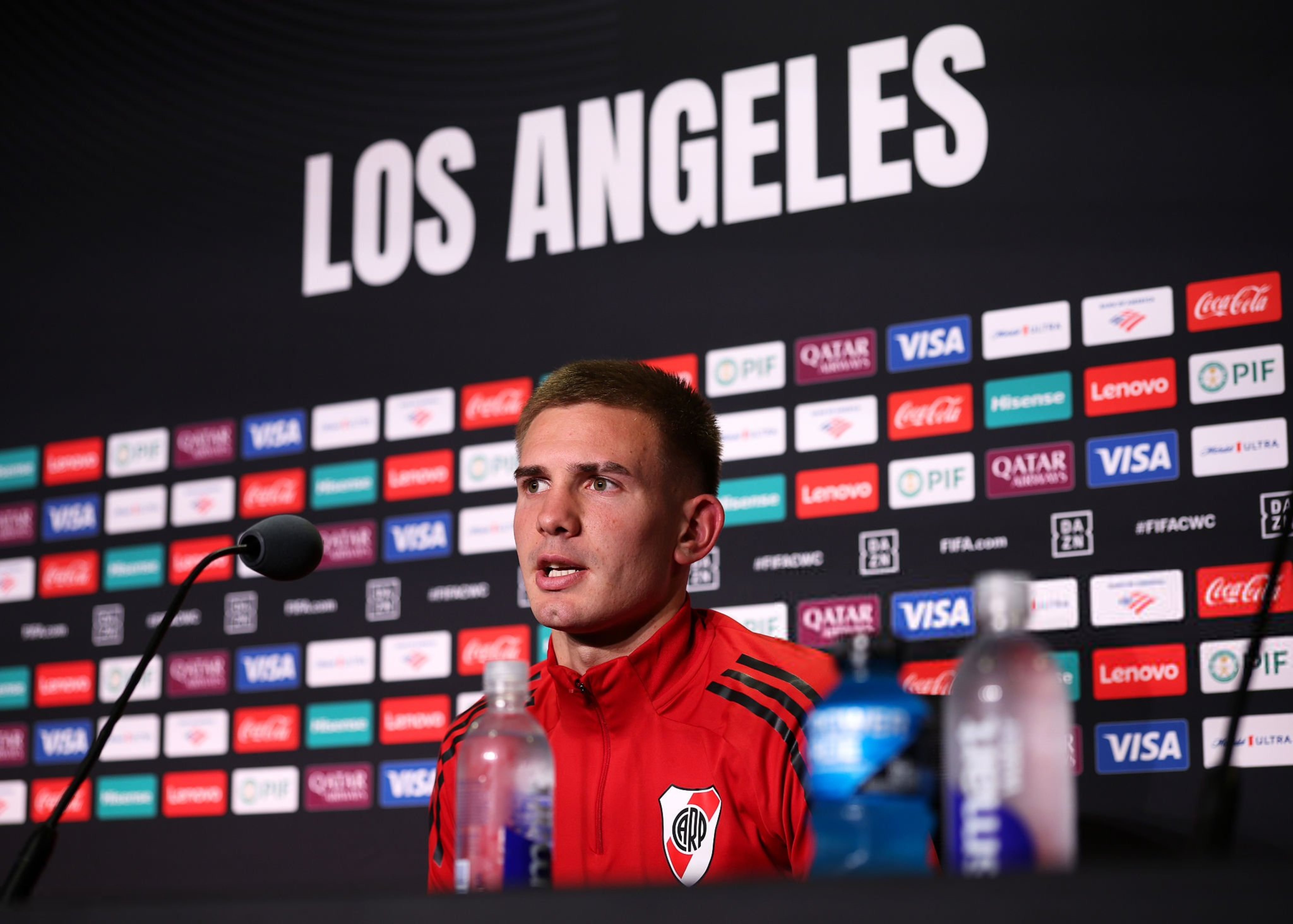 法国杯国际比赛日再迎强敌；山东泰山再遭质疑；主帅态度——质疑声仍在；临场指挥获称赞的简单介绍