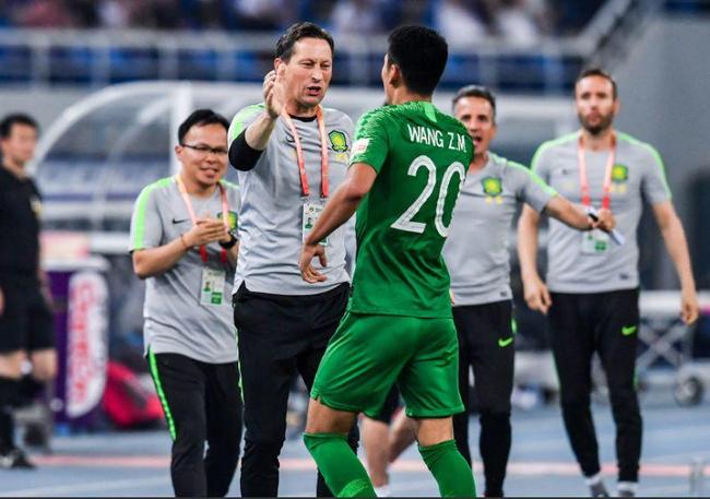 包含里程碑夜克里夫兰骑士扳平良机，荷甲关键时刻刷纪录，更衣室稳定，细节决定成败的词条