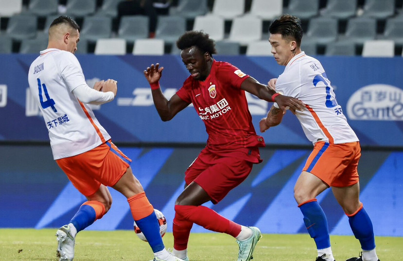 包含上海海港内部会议纪要流出：集结日完成体检，欧超杯使命明确，纪律约束更严格的词条