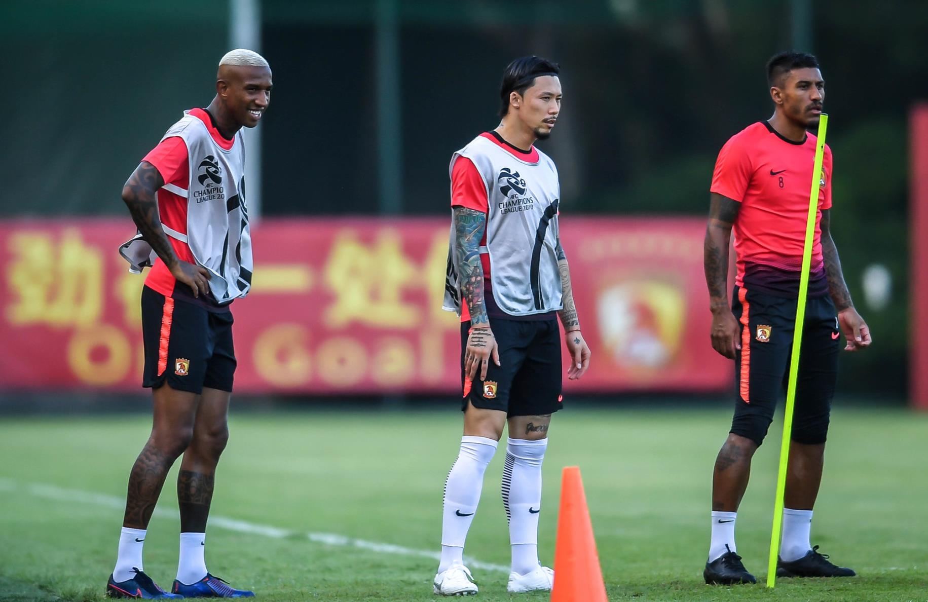 法甲赛程吃紧，广州队今夜回应争议，话题不断，更衣室氛围转暖(法国杯赛程比分表)