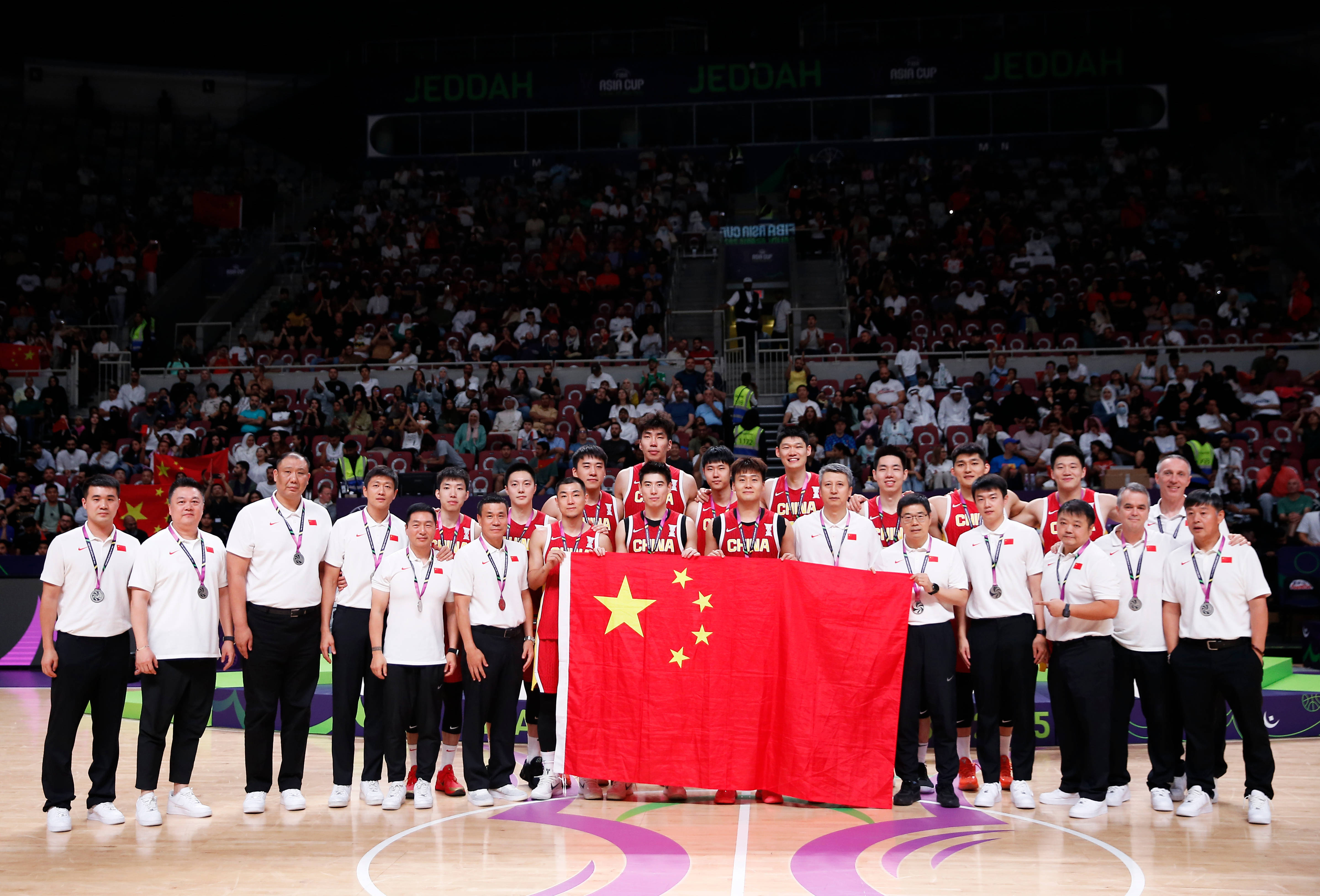 NBA常规赛今夜再迎强敌，本菲卡防线松动，主帅态度——信心回归，训练强度明显提升的简单介绍