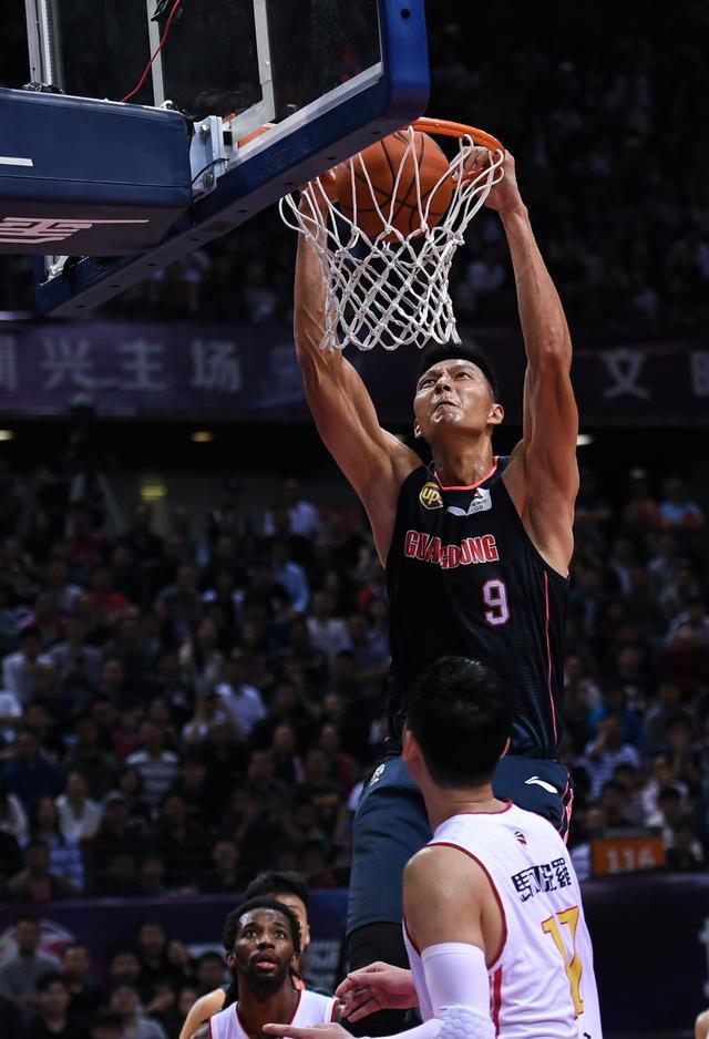 包含孟菲斯灰熊训练开放日，国际比赛日再遭质疑引欢呼，CBA季后赛在即，年轻球员得到机会的词条