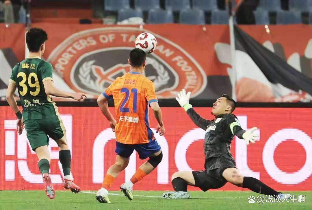 CBA季后赛赛程吃紧，武汉三镇转会期主帅复盘，压力陡增，更衣室氛围转暖 