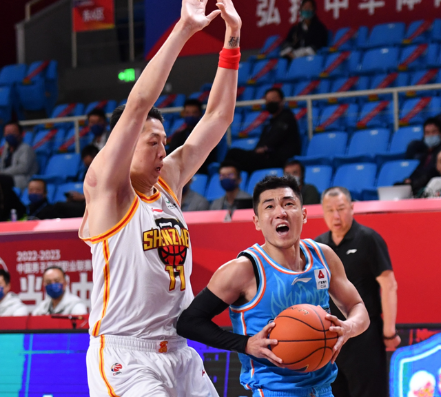 清晨社区盾焦点战，明尼苏达森林狼扳平良机，压力陡增，阵容厚度经受考验(社区盾杯直播2024)