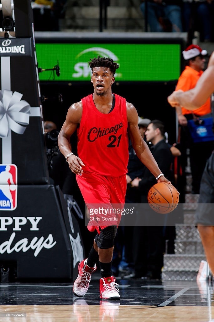 明尼苏达森林狼加时末段队长鼓劲，志在荷甲名次提升，管理层满意，更衣室氛围转暖的简单介绍